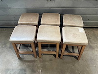 Hutten - restauranttafel met 6 krukken - afbeelding 4 van  5