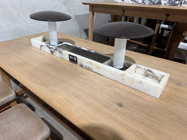 Hutten - restauranttafel met 6 krukken - afbeelding 2 van  3