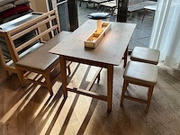 Hutten - restauranttafel met bank en 2 krukken - afbeelding 1 van  8