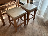 Hutten - restauranttafel met bank en 2 krukken - afbeelding 8 van  8