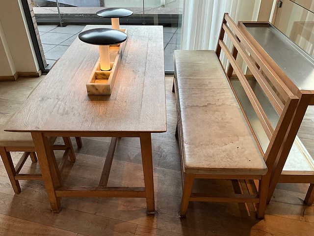 Hutten - restauranttafel met bank en 3 krukken - afbeelding 2 van  8