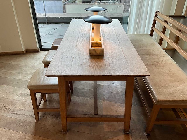 Hutten - restauranttafel met bank en 3 krukken - afbeelding 5 van  8