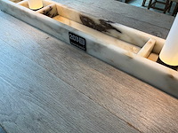 Hutten - restauranttafel met bank en 3 krukken - afbeelding 8 van  8