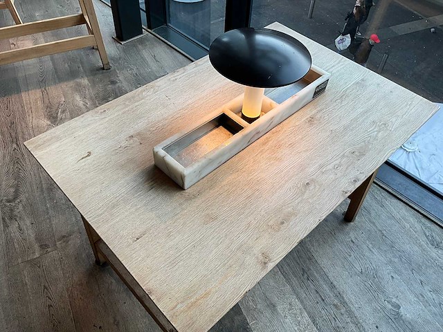 Hutten - restauranttafel met marmeren opbouw en verlichting - afbeelding 2 van  5