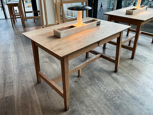 Hutten - restauranttafel met marmeren opbouw en verlichting - afbeelding 1 van  5