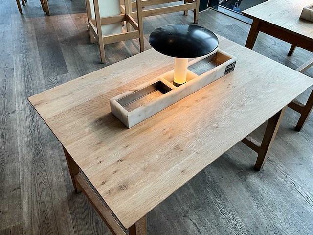 Hutten - restauranttafel met marmeren opbouw en verlichting - afbeelding 3 van  5