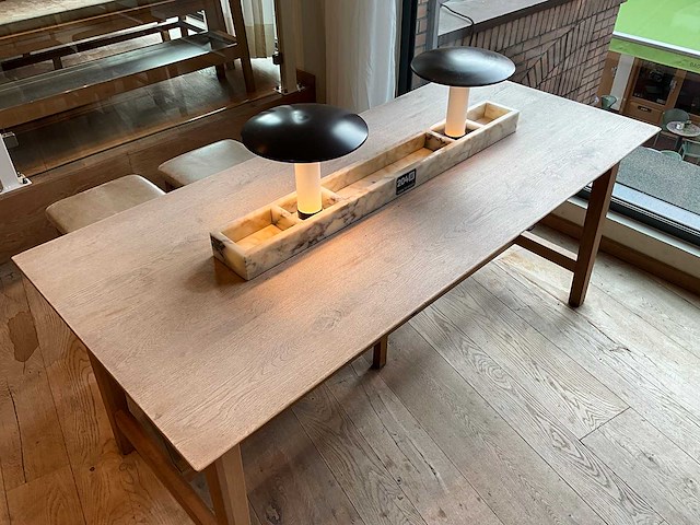 Hutten - restauranttafel met marmeren opbouw & verlichting - afbeelding 2 van  5