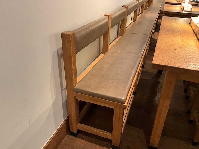 Hutten - set van halfhoge tafels (2x), banken (2x) & krukken (5x) - afbeelding 6 van  10