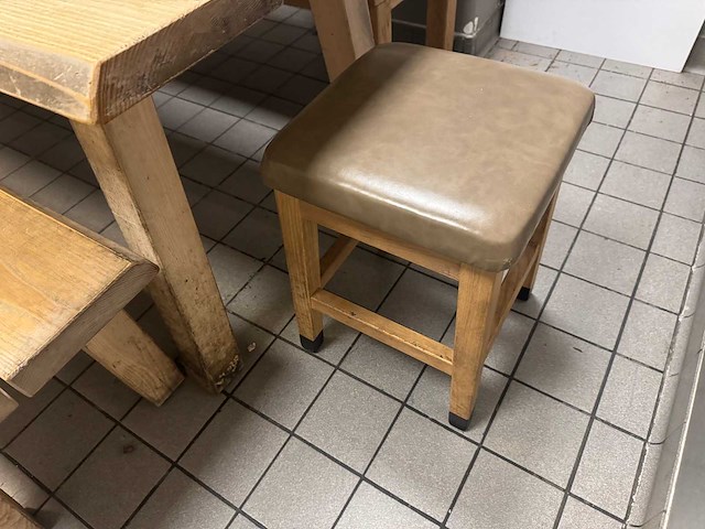 Hutten - tafel met 2 banken - afbeelding 7 van  7