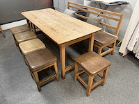 Hutten - tafel met bank en 5 krukken - afbeelding 2 van  7