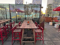 Hutten - terras bartafel met boompjes - afbeelding 2 van  6