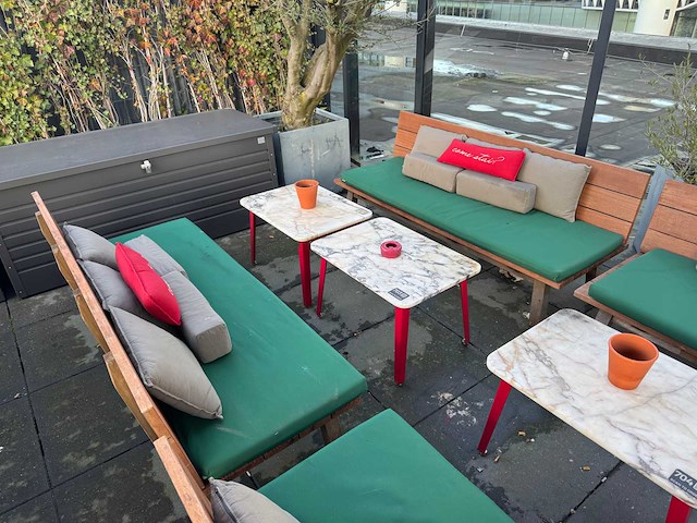 Hutten - terrasset 2 banken met 2 marmeren tafels - afbeelding 2 van  8