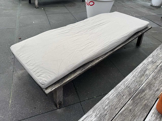 Hutten - terrasset 2 banken met houten tafel - afbeelding 3 van  6