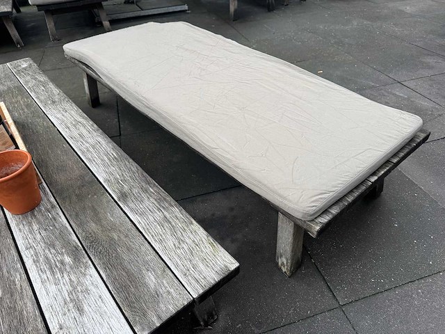 Hutten - terrasset 2 banken met houten tafel - afbeelding 5 van  6