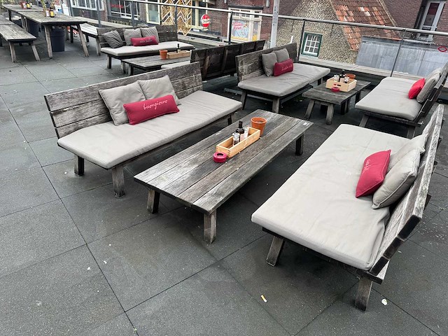 Hutten - terrasset 2 banken met houten tafel - afbeelding 1 van  6