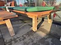 Hutten - terrasset bank met 2 tafels - afbeelding 4 van  5