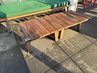 Hutten - terrasset bank met 2 tafels - afbeelding 3 van  7