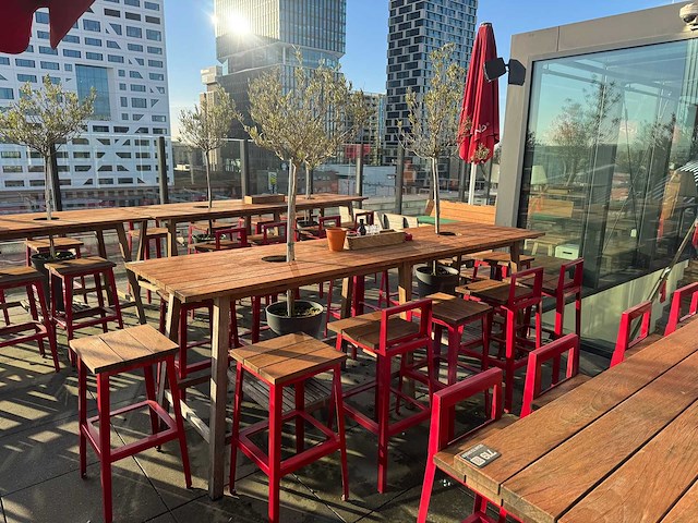 Hutten - terrasset bartafel met 10 krukken - afbeelding 1 van  12