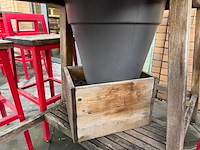 Hutten - terrasset bartafel met planten en 6 krukken - afbeelding 8 van  8