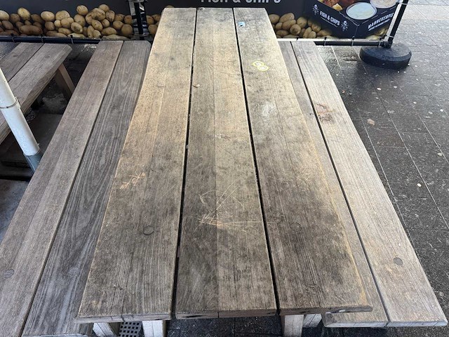 Hutten - terrasset houten tafel met 2 banken - afbeelding 3 van  6