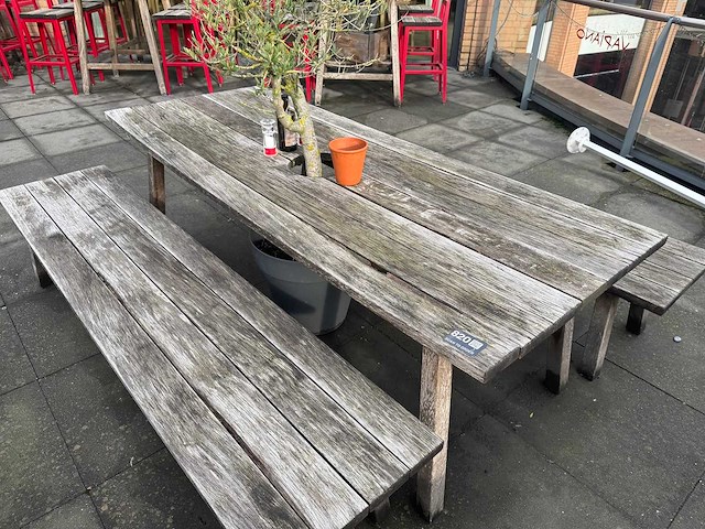 Hutten - terrastafel met boom - afbeelding 6 van  6