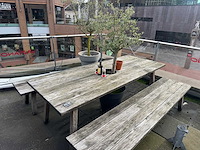 Hutten - terrastafel met boom - afbeelding 1 van  5