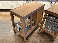 Hutten - verrijdbaar houten servicemeubel (2x) - afbeelding 2 van  5