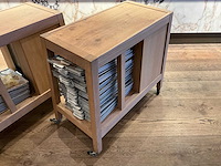 Hutten - verrijdbaar houten servicemeubel (2x) - afbeelding 3 van  5