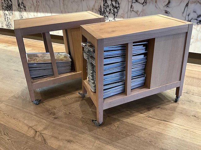 Hutten - verrijdbaar houten servicemeubel (2x) - afbeelding 4 van  5