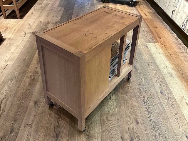 Hutten - verrijdbaar houten servicemeubel - afbeelding 4 van  4