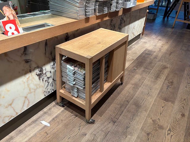 Hutten - verrijdbaar houten servicemeubel - afbeelding 3 van  4