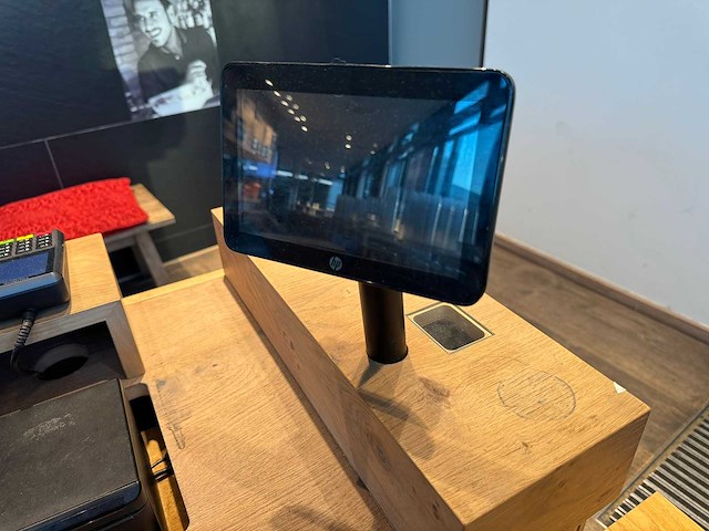 Hutten - welkomstbalie met kassasysteem - afbeelding 3 van  16