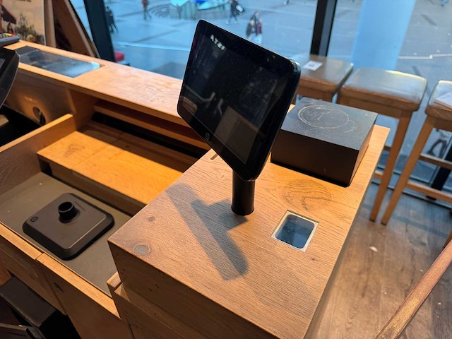 Hutten - welkomstbalie met kassasysteem - afbeelding 8 van  16