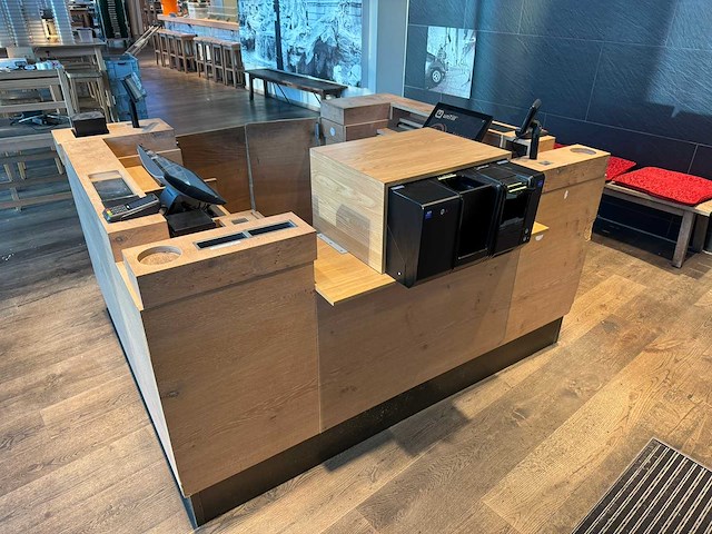 Hutten - welkomstbalie met kassasysteem - afbeelding 1 van  16