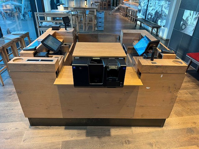 Hutten - welkomstbalie met kassasysteem - afbeelding 9 van  16