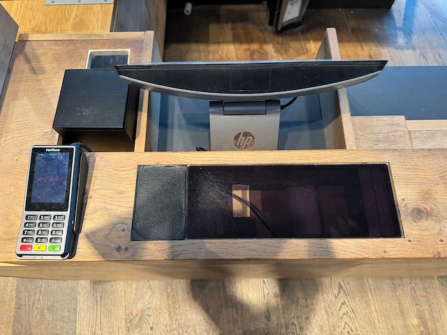 Hutten - welkomstbalie met kassasysteem - afbeelding 16 van  16