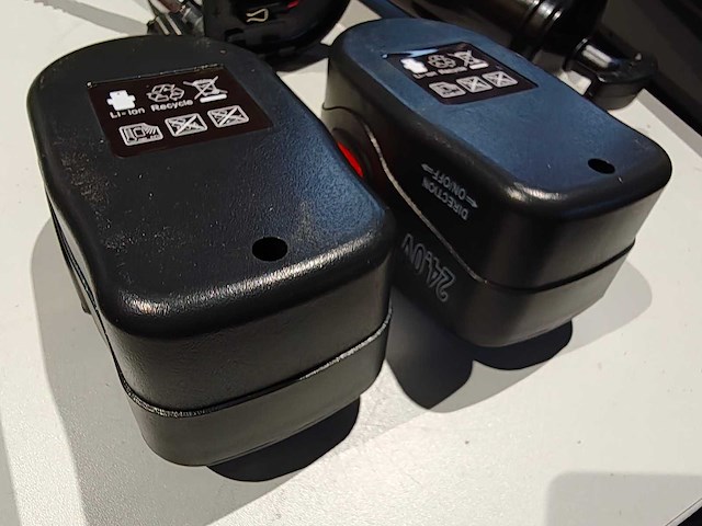 Huttenberg - 2025 - 24 volt - accu vetspuit - afbeelding 3 van  14