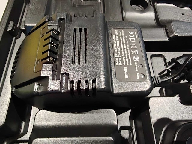 Huttenberg - 2025 - 24 volt - accu vetspuit - afbeelding 5 van  14