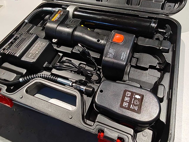 Huttenberg - 2025 - 24 volt - accu vetspuit - afbeelding 8 van  14