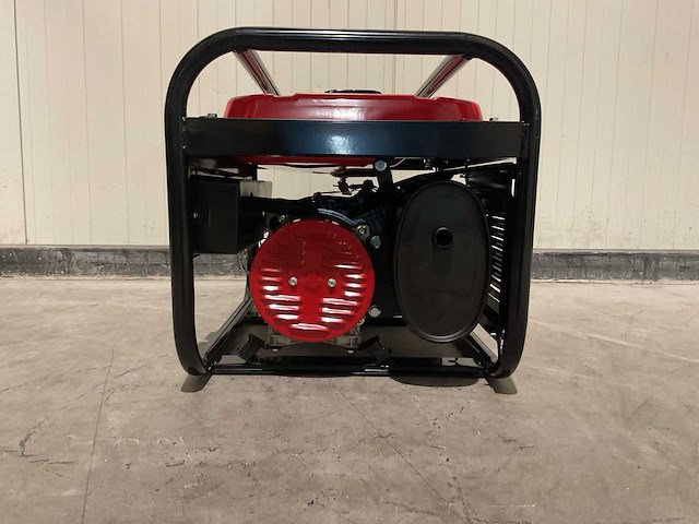 Huttenberg - 2025 - h8500w - stroomgenerator - afbeelding 4 van  14