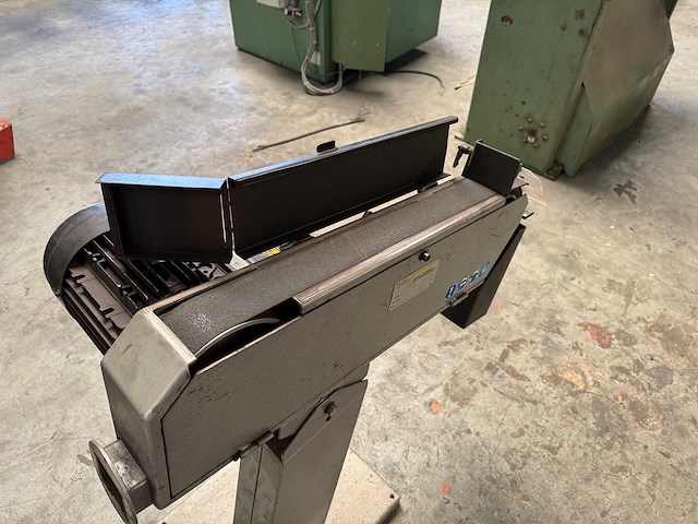 Huvema - 1008 - hu 75s - bandschuurmachine - afbeelding 3 van  5