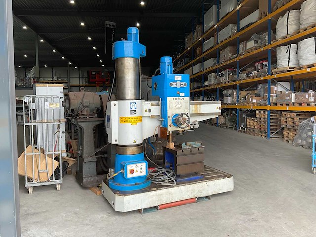 Huvema - 2005 - z3040x12(i) - radiaal boormachine - afbeelding 15 van  21