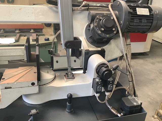 Huvema - 2008 - hu 300s - metalen horizontale bandzaagmachine - afbeelding 4 van  6