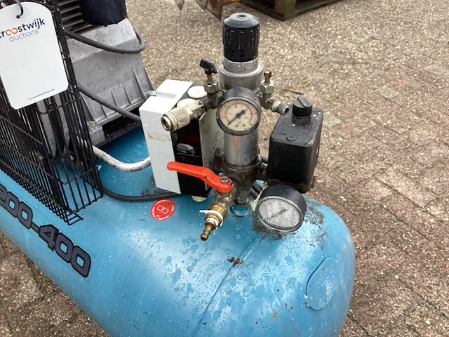 Huvema 200-400 zuigercompressor - afbeelding 7 van  8