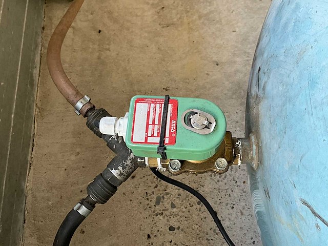 Huvema ab-300-650 zuigercompressor - afbeelding 3 van  6