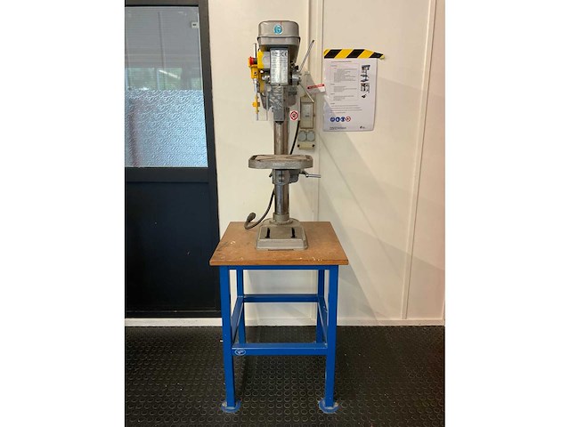 Huvema hu-16 profi kolomboormachine op onderstel - afbeelding 3 van  8