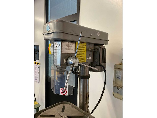 Huvema hu-16 profi kolomboormachine op onderstel - afbeelding 7 van  8