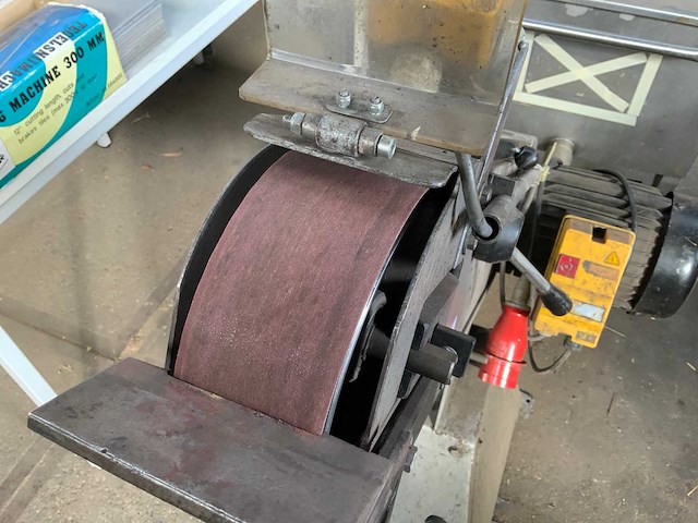 Huvema hu 75 x 2000 bandslijpmachine - afbeelding 5 van  6