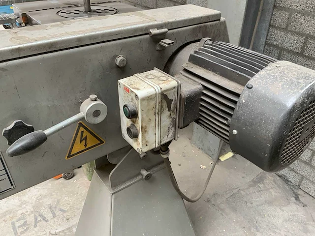 Huvema hu 75x2000 z bandschuurmachine - afbeelding 4 van  6