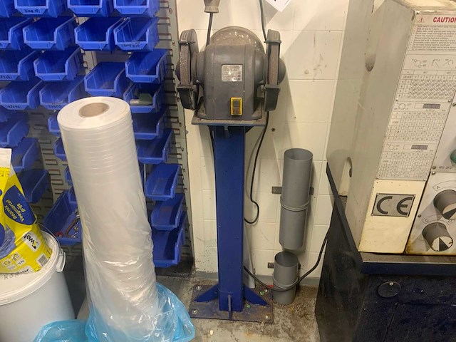 Huvema hu 8 bg werkbankslijpmachine - afbeelding 1 van  3
